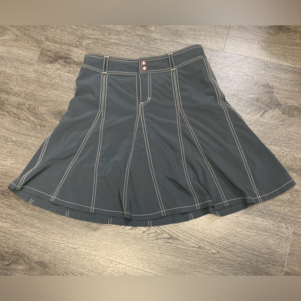 Athleta Whatever Skort Size 6 Gray White Trim Athleisure Tennis Skirt Pockets
